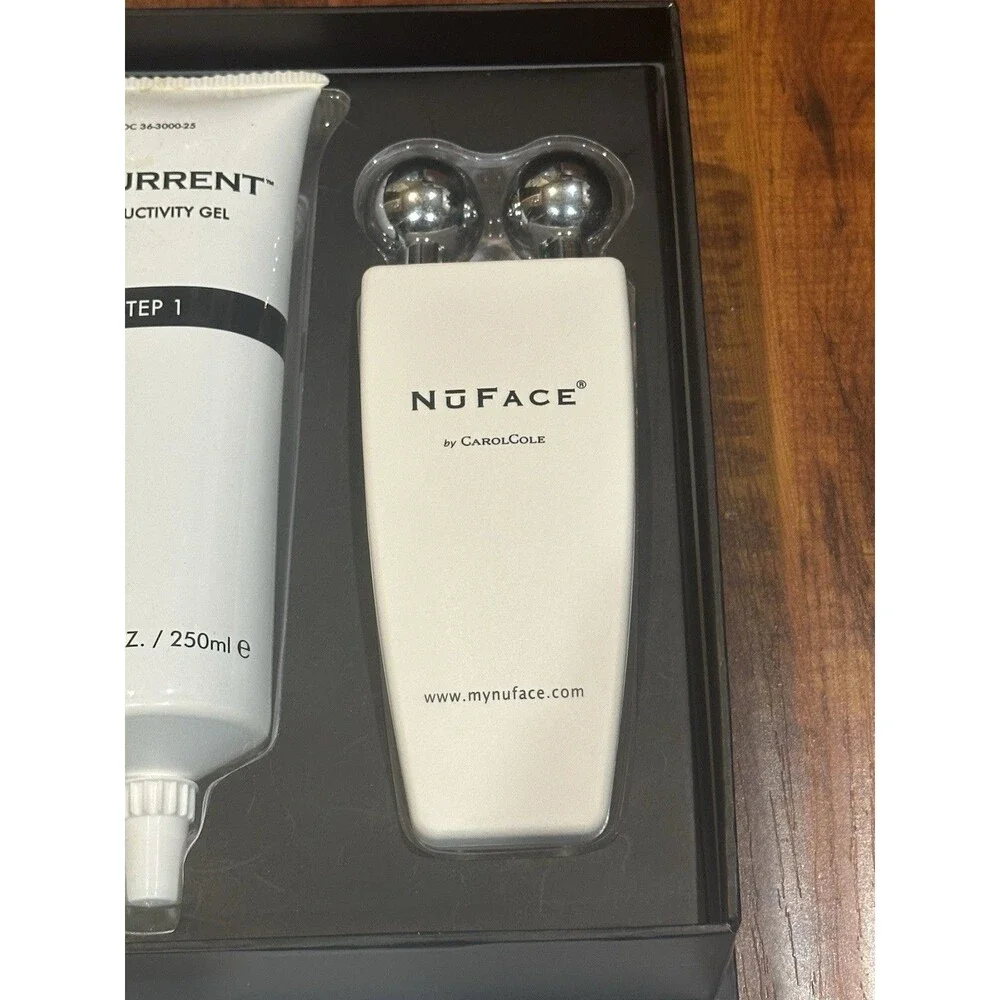 NuFACE by CarolCole Carol Cole Microcurrent Facial Toning System Kit